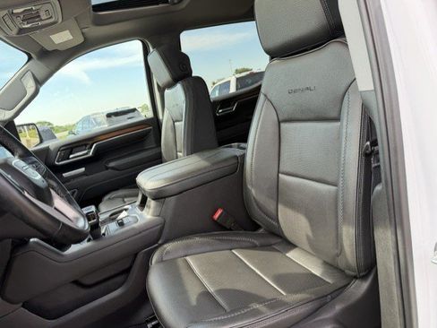 Used 2025 GMC Sierra 1500 Denali w/ Denali Reserve Package AWD/4WD image 18