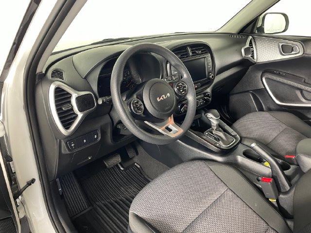 Certified 2022 Kia Soul LX FWD image 3