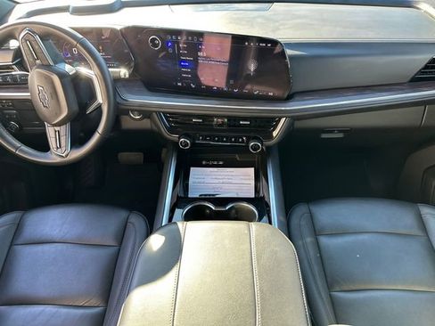 Used 2025 Chevrolet Suburban Z71 AWD/4WD image 20