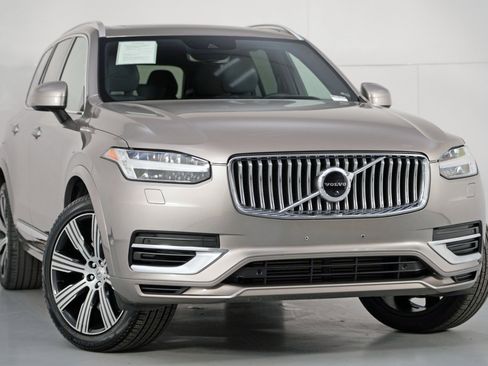 Used 2020 Volvo XC90 T8 Inscription w/ Protection Package image 4