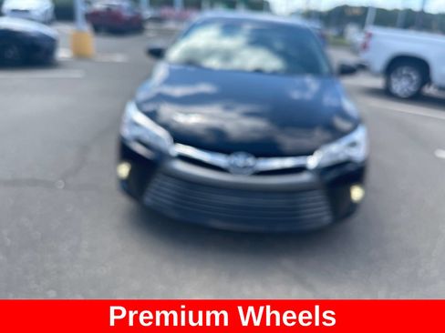 Used 2015 Toyota Camry XLE w/ Moonroof Package FWD image 8