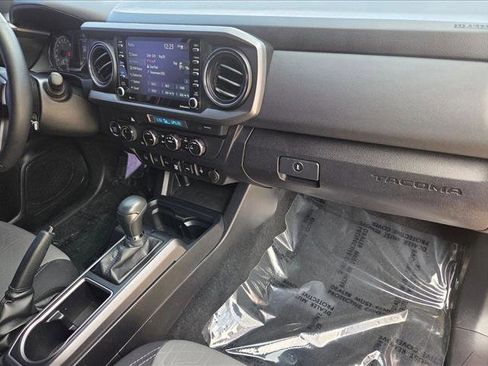 Used 2021 Toyota Tacoma TRD Off-Road w/ Technology Package image 20