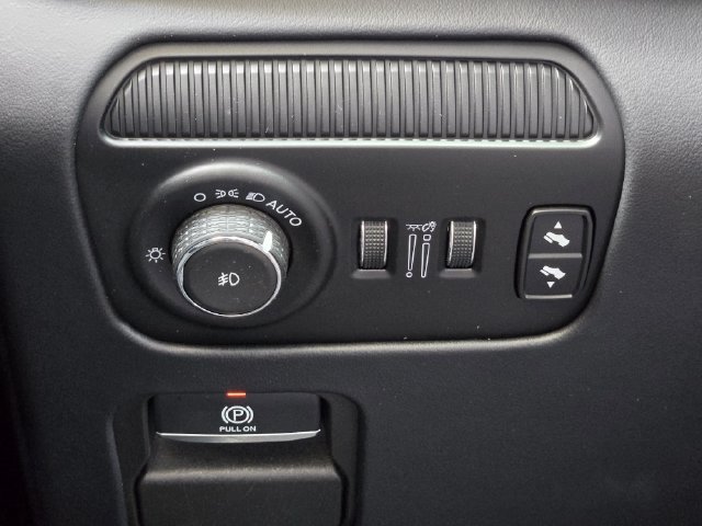 Used 2023 Jeep Grand Wagoneer L Series II AWD/4WD image 20