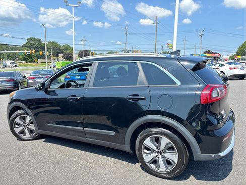 Used 2018 Kia Niro LX FWD image 6