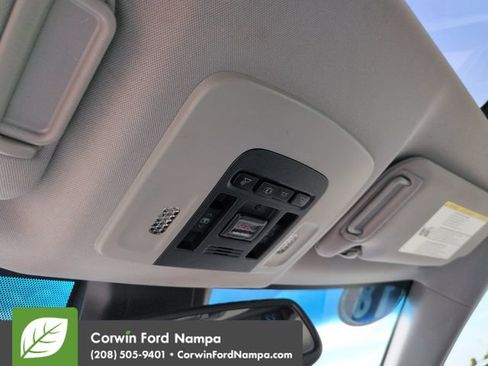 Used 2018 Toyota Camry XLE FWD image 21