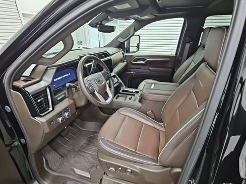 Used 2024 GMC Sierra 2500 Denali w/ Technology Package image 11