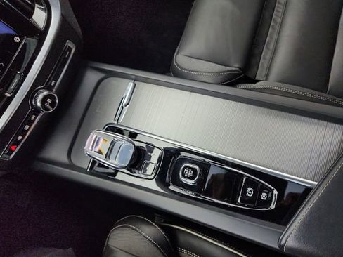 Certified 2024 Volvo S60 B5 Plus image 30