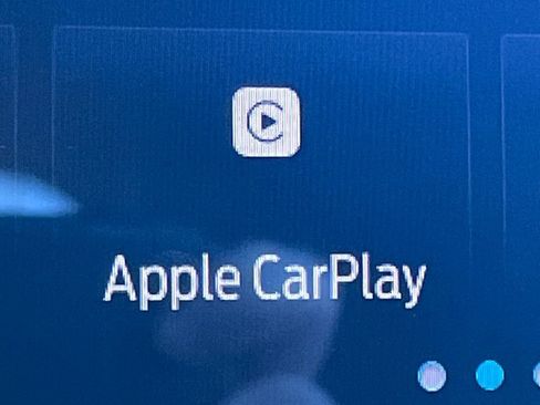 Used 2024 Ford Explorer XLT w/ Equipment Group 202A image 9