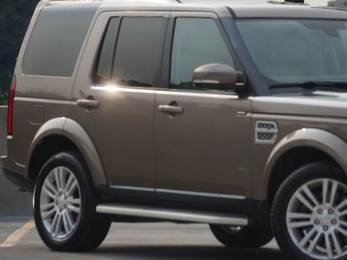 Used 2015 Land Rover LR4 HSE LUX image 15