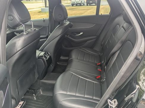 Used 2022 Mercedes-Benz GLC 300 4MATIC image 11