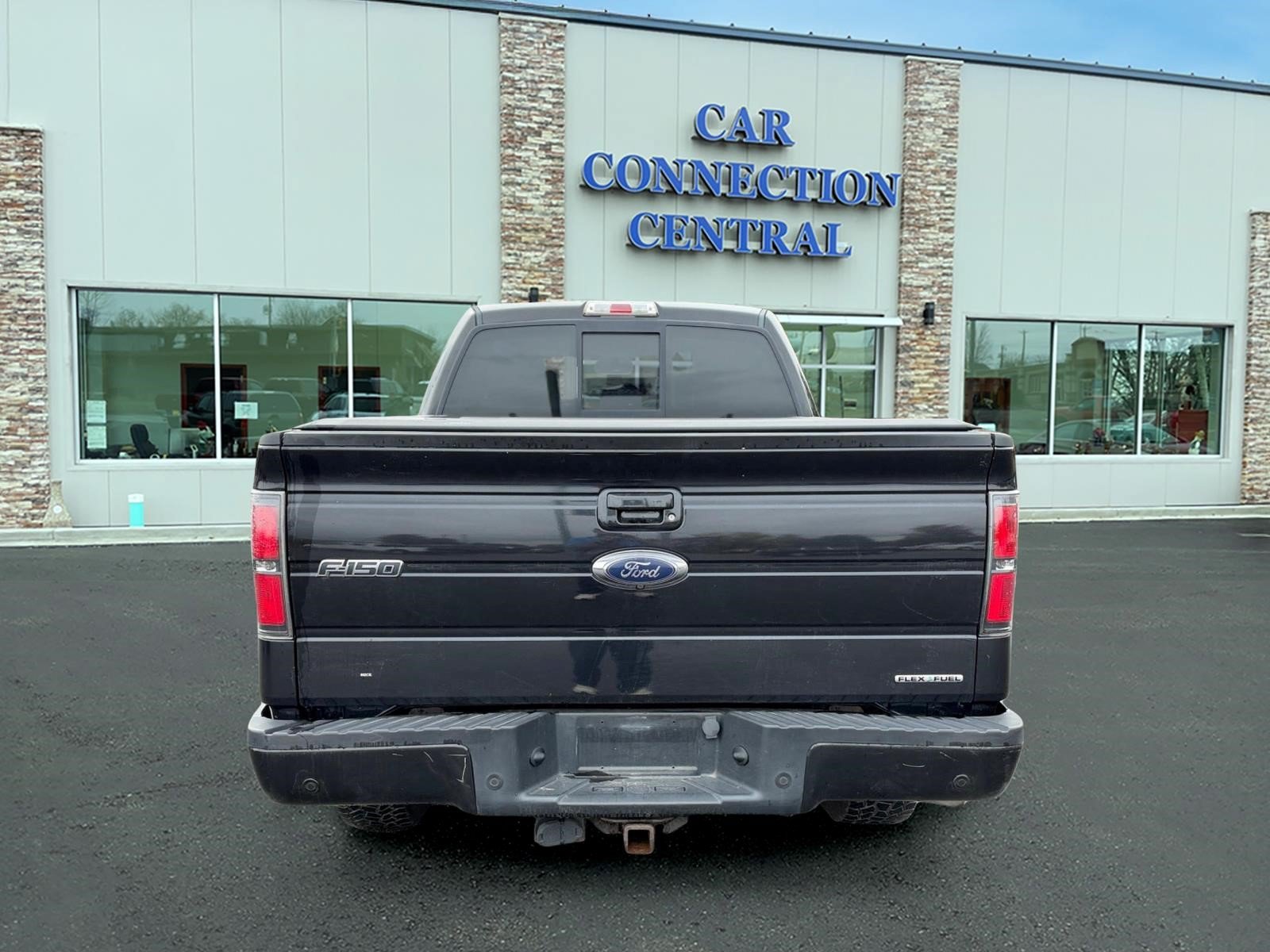 Used 2014 Ford F150 FX4 w/ Equipment Group 402A Luxury AWD/4WD image 3