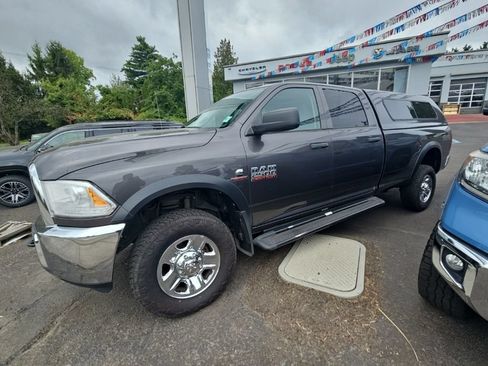 Used 2018 RAM 2500 Tradesman w/ Chrome Appearance Group AWD/4WD image 3