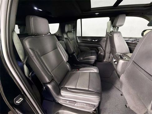 Used 2023 GMC Yukon XL Denali image 26