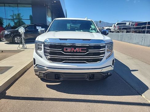 Used 2025 GMC Sierra 1500 SLT RWD image 2
