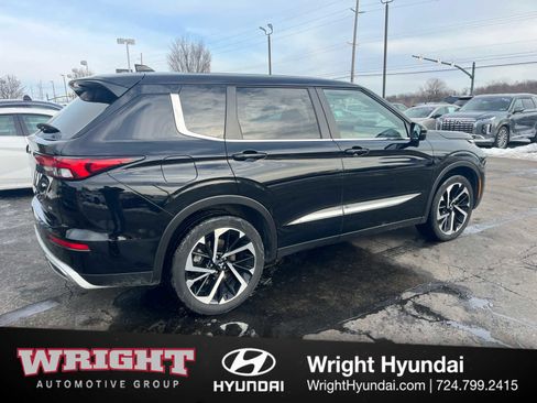 Used 2024 Mitsubishi Outlander SE image 3