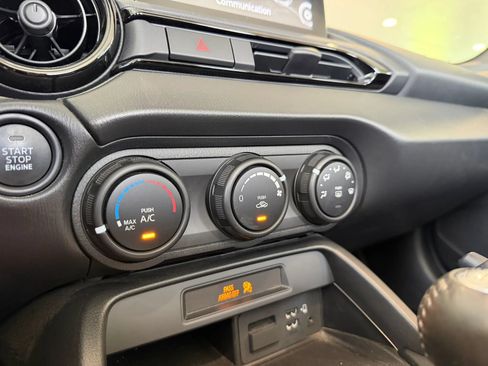 Used 2022 MAZDA MX-5 Miata Sport RWD image 12