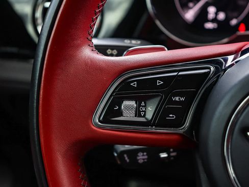 Used 2021 Bentley Bentayga AWD/4WD image 21