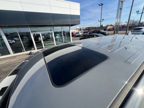 Used 2022 Dodge Durango R/T w/ Blacktop Package AWD/4WD image 47