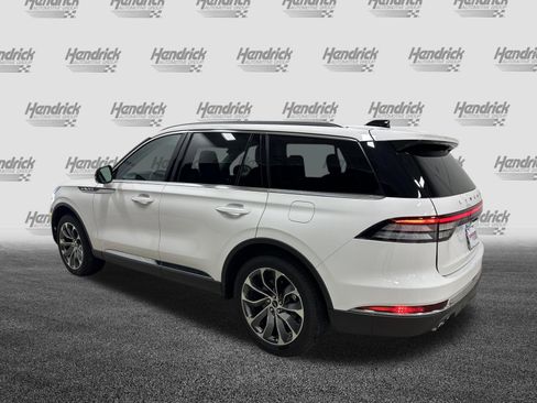 Used 2025 Lincoln Aviator Reserve AWD/4WD image 8