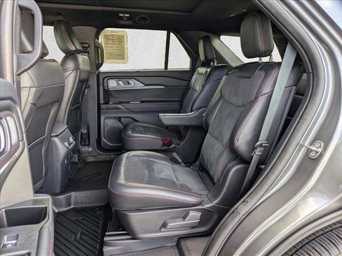 Used 2025 Ford Explorer ST image 19