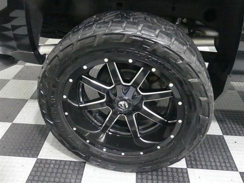 Used 2018 Chevrolet Silverado 1500 LTZ AWD/4WD image 15