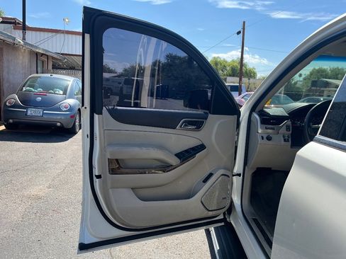 Used 2015 GMC Yukon Denali w/ Premium Package RWD image 12
