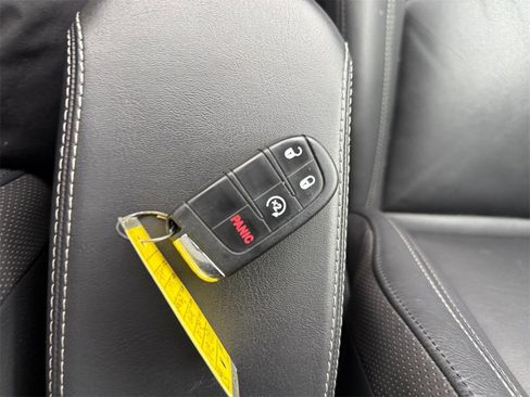 Used 2019 Jeep Renegade Limited w/ Quick Order Package 22P image 31