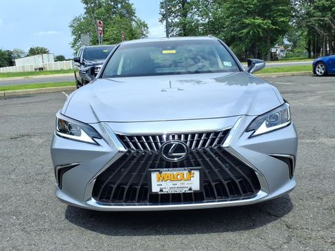 Used 2024 Lexus ES 350 w/ Premium Package FWD image 2