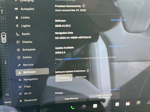 Used 2022 Tesla Model X image 24