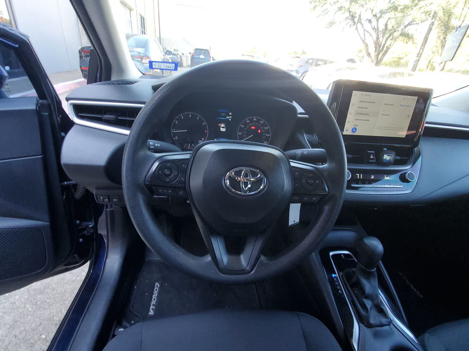 Used 2025 Toyota Corolla LE FWD image 14