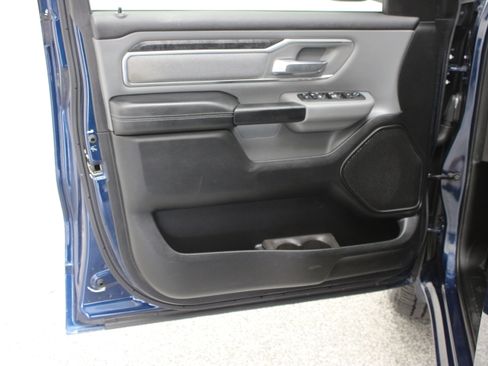 Used 2019 RAM 1500 Big Horn AWD/4WD image 14