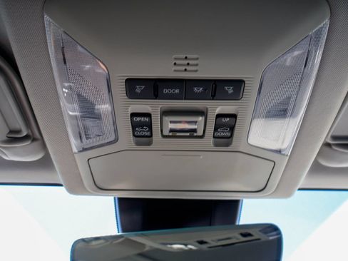 Used 2025 Toyota RAV4 Limited FWD image 21