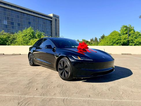 Used 2024 Tesla Model 3 Long Range AWD/4WD image 1