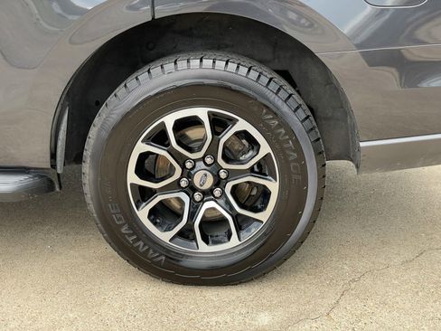 Used 2024 Ford Expedition XLT RWD image 53