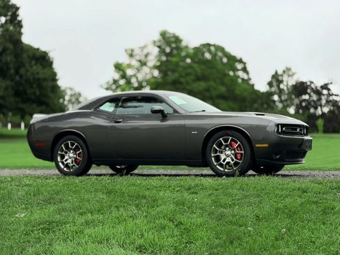 Used 2017 Dodge Challenger GT w/ Driver Convenience Group AWD/4WD image 8
