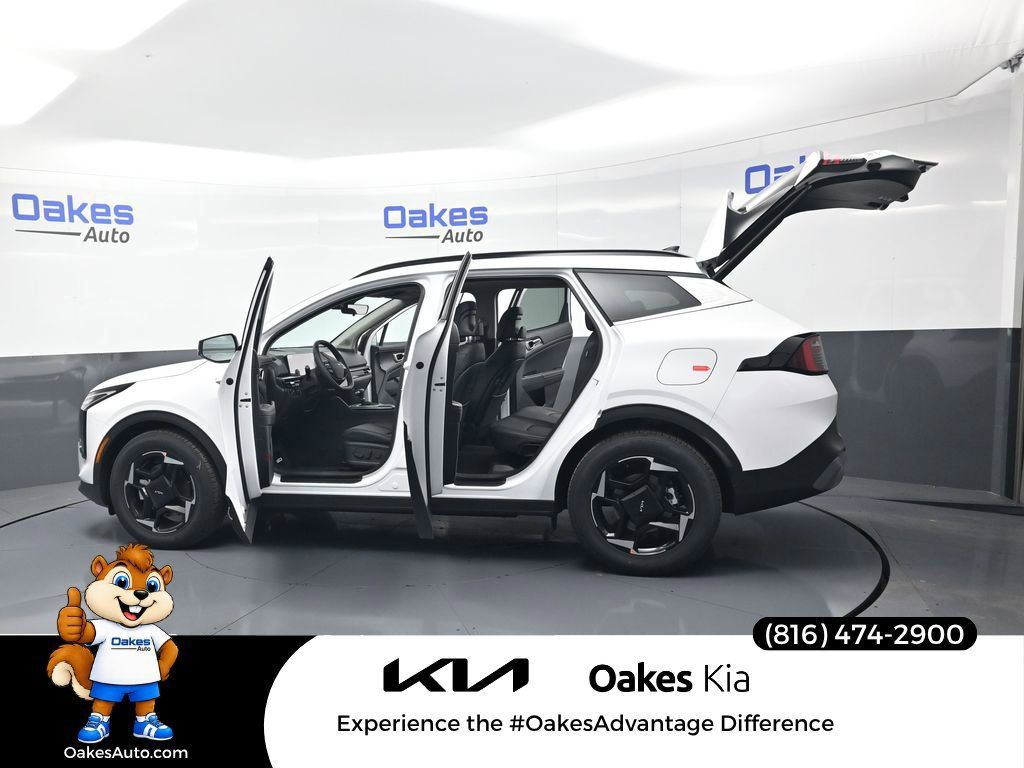 Certified 2026 Kia Sportage EX w/ EX Panorama Roof Package FWD image 55