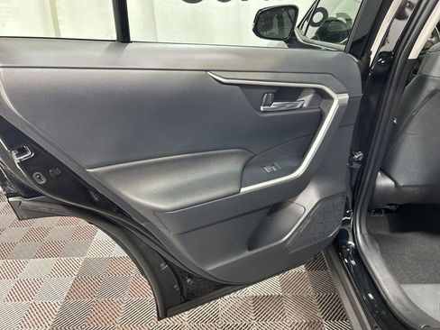 Used 2025 Toyota RAV4 XLE image 15