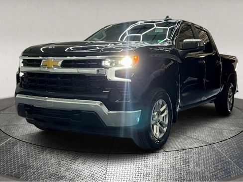 Used 2022 Chevrolet Silverado 1500 LT image 4