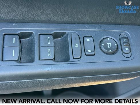 Used 2023 Honda CR-V EX image 8