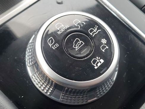 Used 2024 Mitsubishi Outlander SE image 22