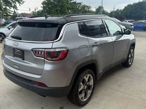 Used 2019 Jeep Compass Limited w/ Safety & Security Group AWD/4WD image 3