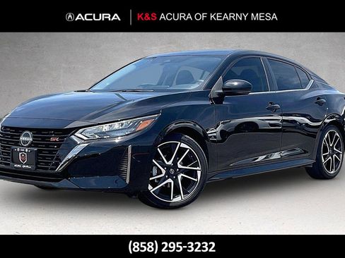 Used 2025 Nissan Sentra SR FWD image 1