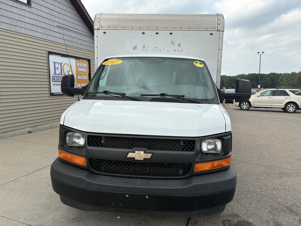 Used 2017 Chevrolet Express 3500 RWD image 2