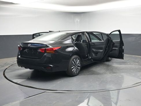 Used 2025 Nissan Altima 2.5 SV image 28