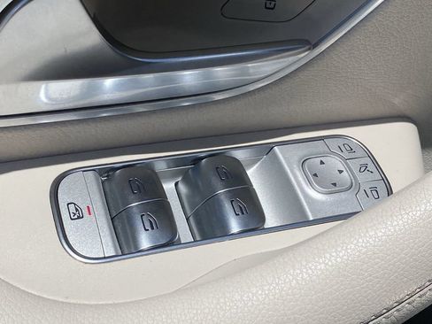 Used 2025 Mercedes-Benz GLE 450 4MATIC image 24