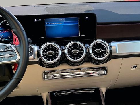 Used 2023 Mercedes-Benz GLB 250 image 6