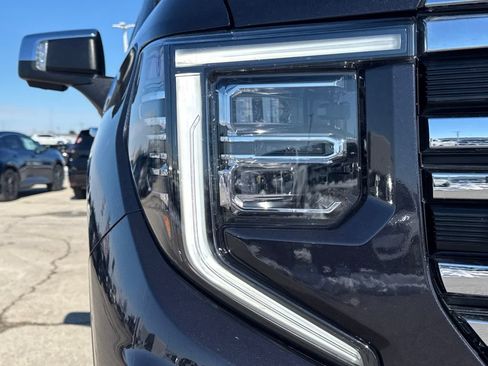 Used 2024 GMC Sierra 1500 SLT w/ SLT Premium Plus Package image 11