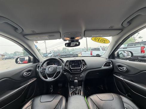 Used 2019 Jeep Cherokee Limited w/ Luxury Group AWD/4WD image 20