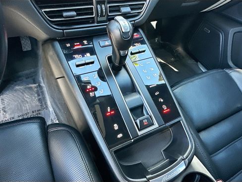 Used 2024 Porsche Macan S AWD/4WD image 16