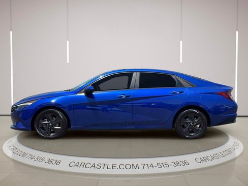 Used 2021 Hyundai Elantra SEL FWD image 3